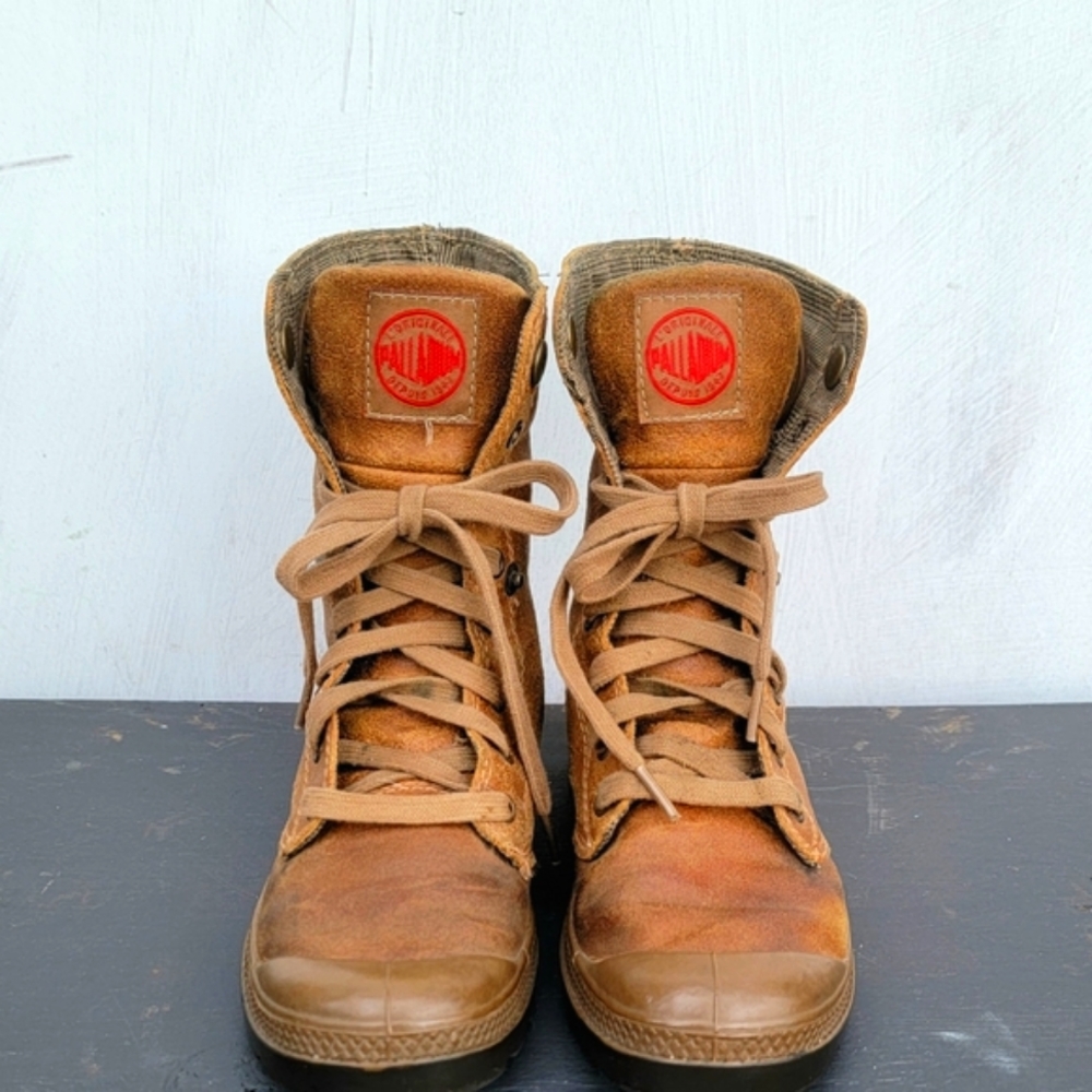 Palladium Women’s Baggy Leather Boots with Foldable Cuff - Picture 2 of 15